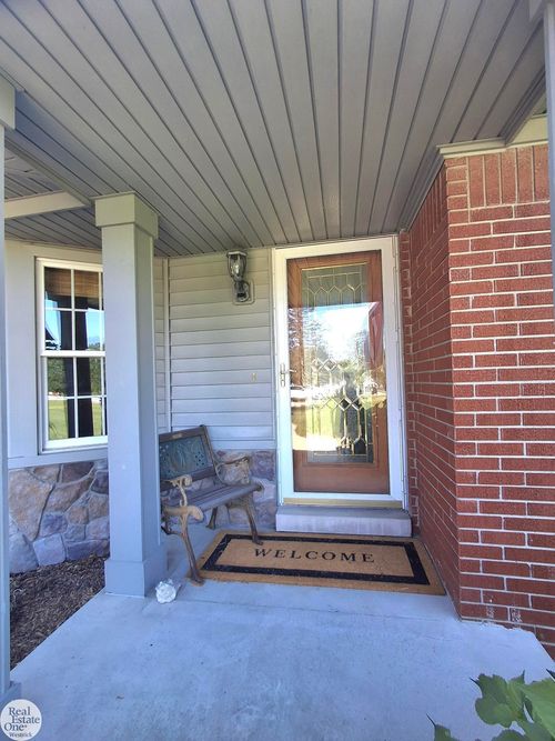 9404 River Rd, Clay, MI, 48001-4010 | Card Image