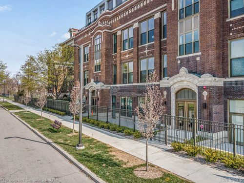 202-1454 Townsend St, Detroit, MI, 48214-2414 | Card Image