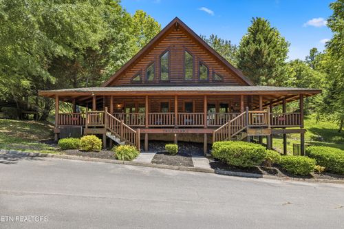 3126 Smoky Ridge Way, Sevierville, TN, 37862-7455 | Card Image