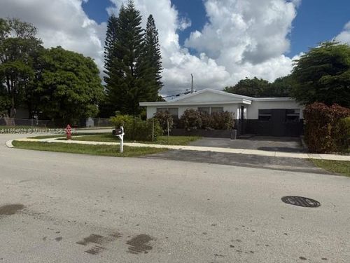 3025 Nw 11th St, Fort Lauderdale, FL, 33311-5617 | Card Image