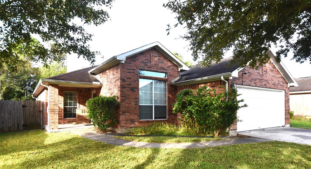 Chase Court Dr, Bacliff, TX 77518