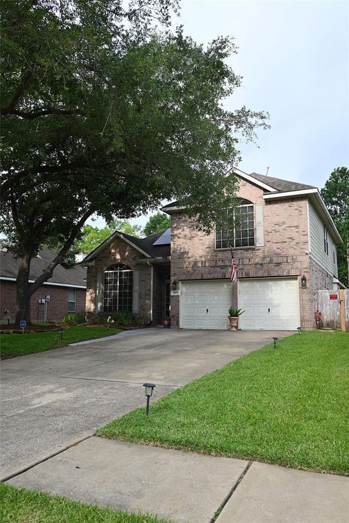 15827 Heartwood Way, Cypress, TX, 77433-6070 | Card Image