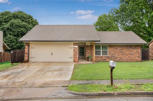 3111 Maple Pl, Broken Arrow, OK, 74012-7753 | Card Image