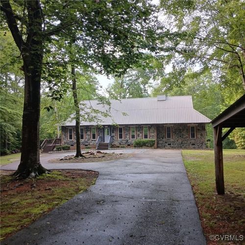 9050 Higgins Rd, Quinton, VA, 23141-2041 | Card Image
