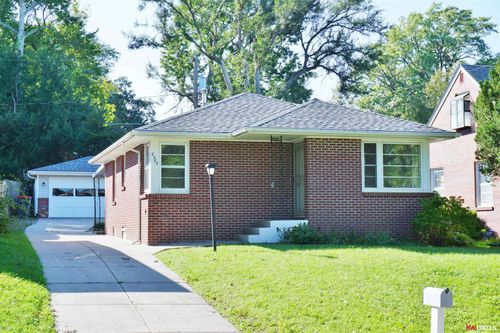 2205 S 36th St, Lincoln, NE, 68506-6016 | Card Image