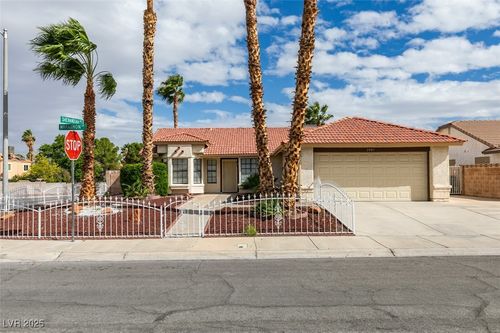2801 Marathon Dr, Henderson, NV, 89074-2489 | Card Image