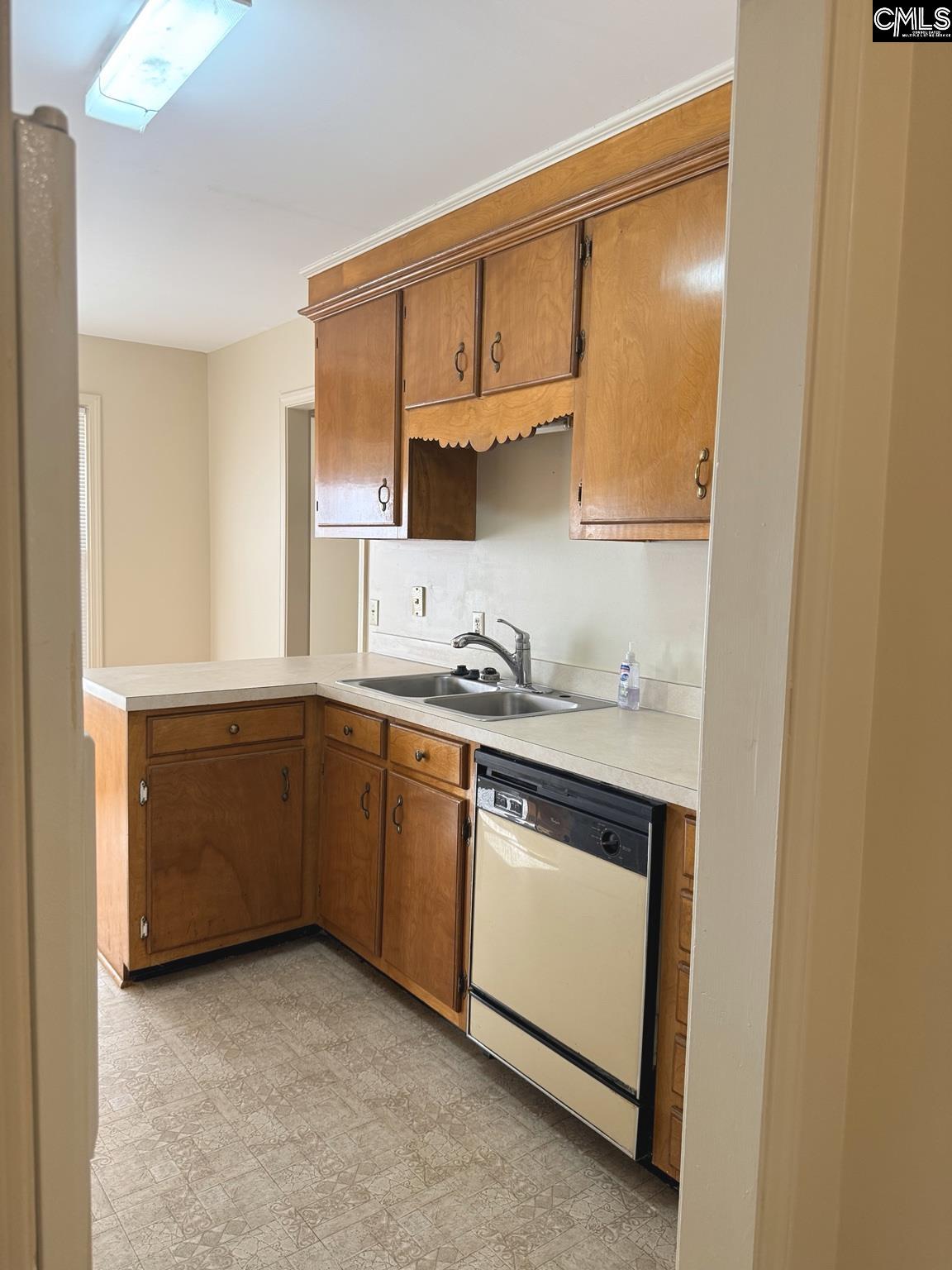 Residential Lease in Dalzell 5