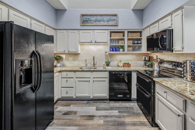 APT-11 - 3122 Camelot Dr, Condo with 3 bedrooms, 2 bathrooms and 4 parking in Bryan TX | Image 23