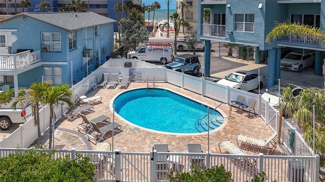 Sparkling, heated pool | Image 49