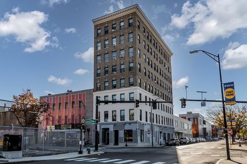 apt-2b-46 Amesbury St, Lawrence, MA, 01840-1308 | Card Image