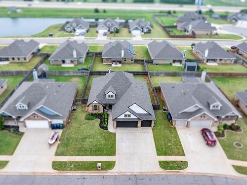 612 Bison Crossing Drive, Yukon, OK, 73099 | Card Image