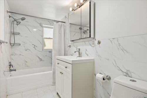 2067 32nd St, Astoria, NY, 11105-2054 | Card Image