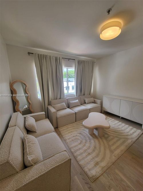 206-810 7th St, Miami Beach, FL, 33139-8503 | Card Image