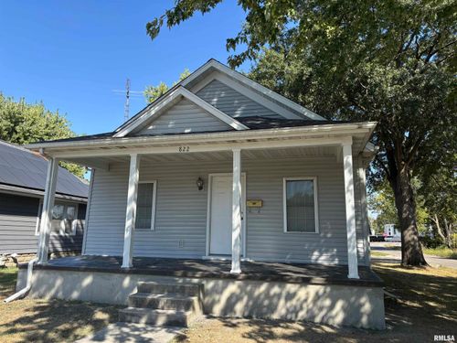 822 S Clay St, Taylorville, IL, 62568-2527 | Card Image
