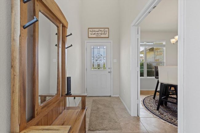 212 Plata Ln, House other with 4 bedrooms, 3 bathrooms and 4 parking in Jarrell TX | Image 4
