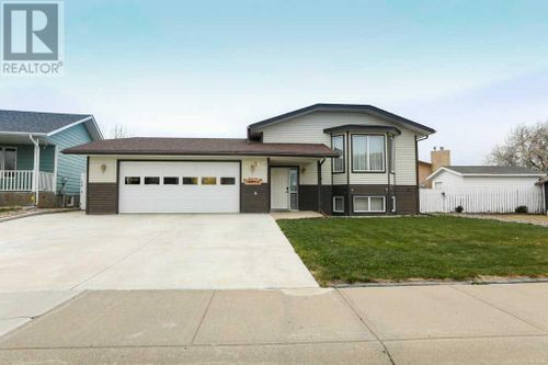 4106 Heritage Dr, Taber, AB, T1G1A2 | Card Image