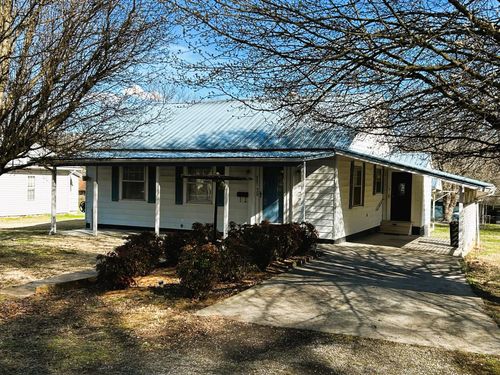 331 Louisiana Ave, Etowah, TN, 37331-1439 | Card Image