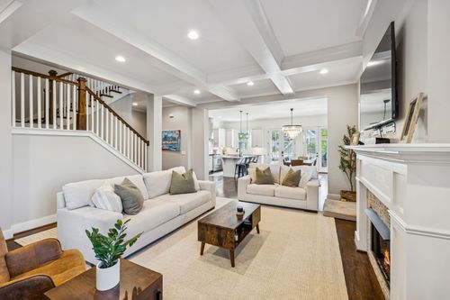 906 Acklen Ave, Nashville, TN, 37203-5410 | Card Image