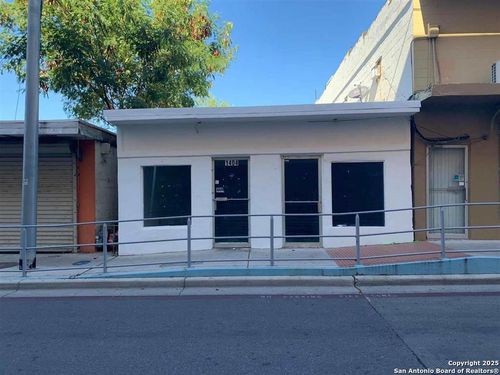 1404 Zaragoza St, Laredo, TX, 78040-5906 | Card Image