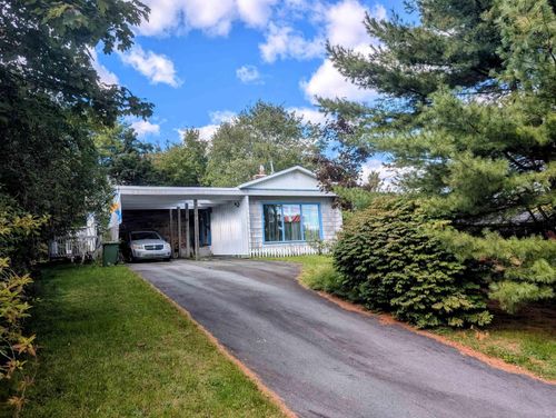 38 Dorothy Dr, Lower Sackville, NS, B4E1H2 | Card Image