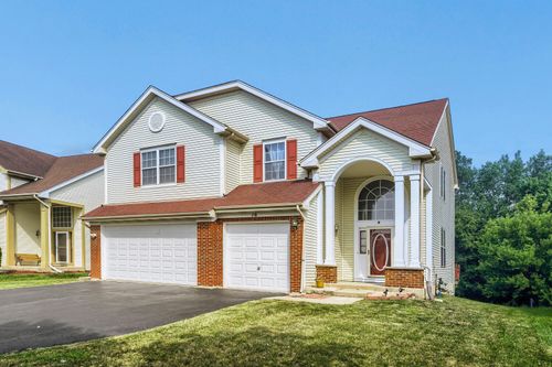 16 Clover Cir, Streamwood, IL, 60107-2361 | Card Image