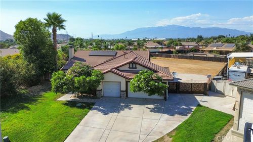 11626 Clydesdale Ct, Bloomington, CA, 92316-3440 | Card Image