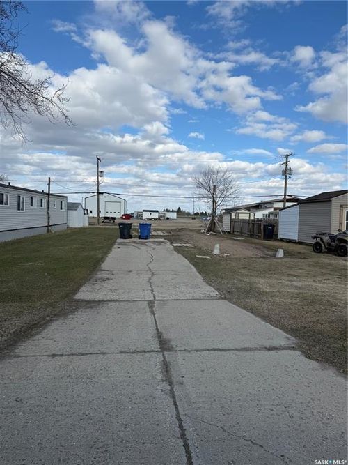 24 Eisenhower Street, Redvers, SK, S0C2H0 | Card Image