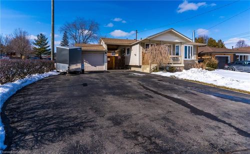 102 Greeningdon Drive, Hamilton, ON, L9A3A7 | Card Image