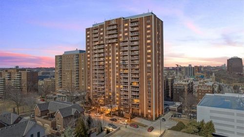 apt-1504-121 W 48th St, Kansas City, MO, 64112-3886 | Card Image