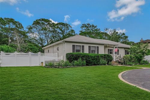451 Sayville Blvd, Sayville, NY, 11782-2015 | Card Image