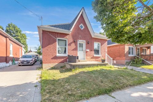 55 Aberdeen Ave, Brantford, ON, N3S1R7 | Card Image