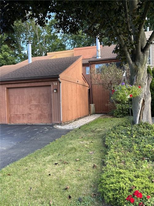 38 Tilegate Gln, Fairport, NY, 14450-1718 | Card Image