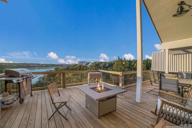 693 Riviera Dr, House other with 3 bedrooms, 2 bathrooms and null parking in Canyon Lake TX | Image 7