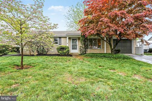 802 Willow Ln, LEBANON, PA, 17046-2019 | Card Image