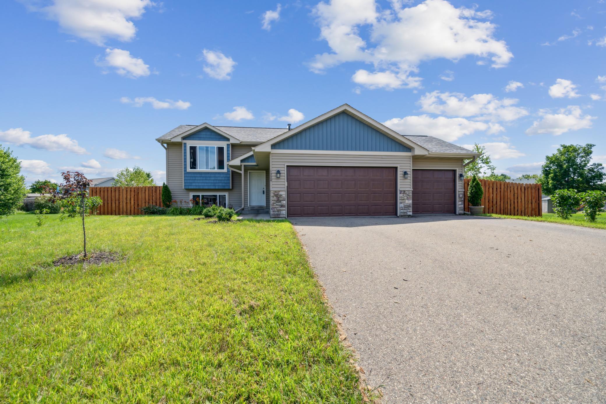 Wren Pl, New Richmond, WI 54017