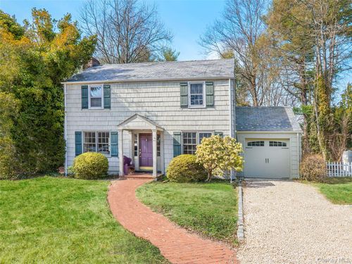 24 Smith St, Glen Head, NY, 11545-1304 | Card Image