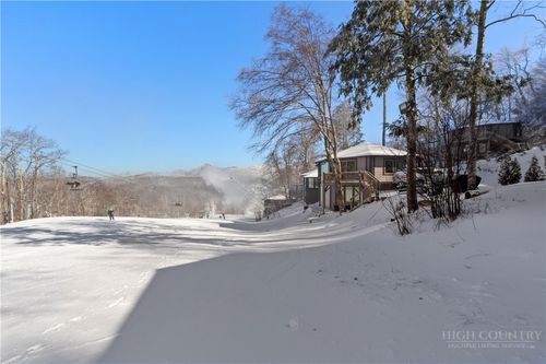 630 Briarcliff Rd, Sugar Mountain, NC, 28604-7113 | Card Image