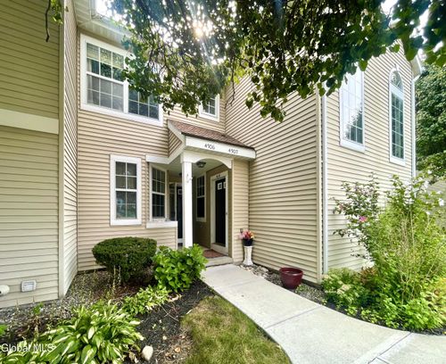 4306 Foxwood Dr S, Clifton Park, NY, 12065-7004 | Card Image