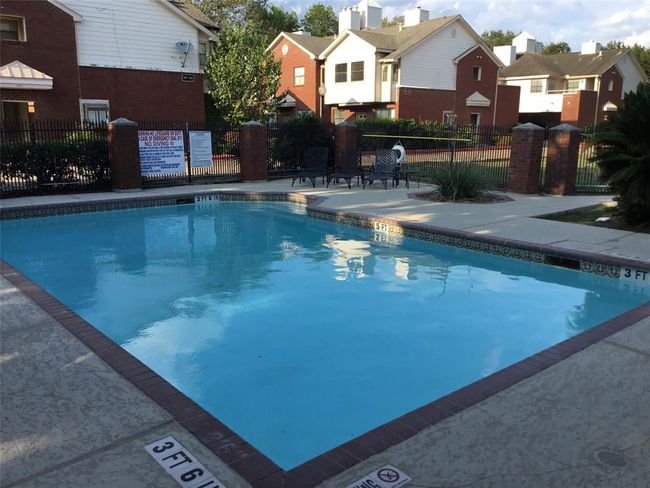 The pool is just the right depth. | Image 43