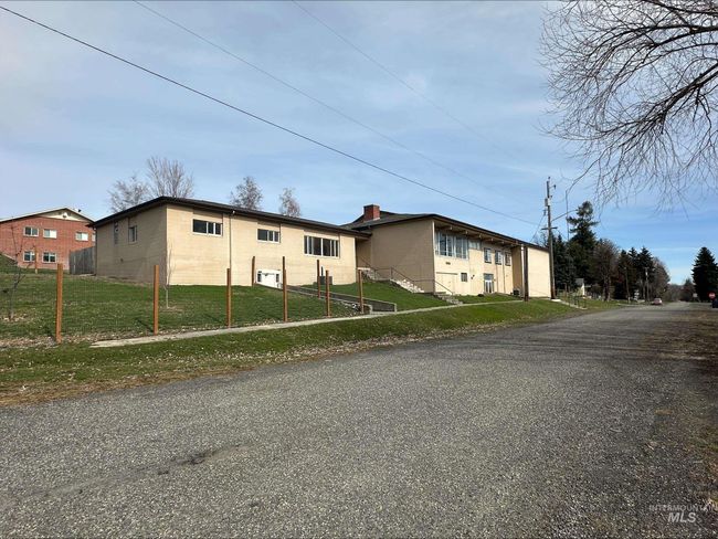 732 W Walnut St, Home with 7 bedrooms, 4 bathrooms and 6 parking in Genesee ID | Image 45
