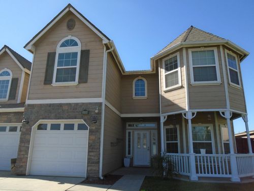 2288 N Arbor Avenue, Hanford, CA, 93230 | Card Image