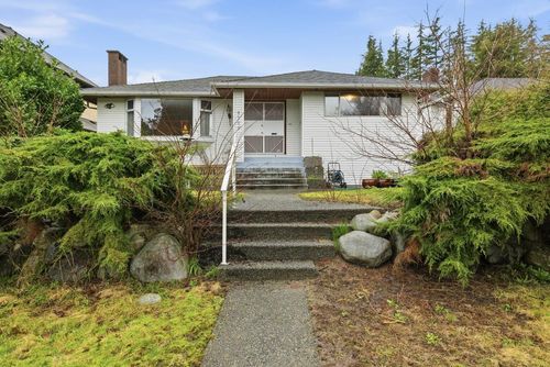 6709 Ash Street, Vancouver, BC, V6P3K3 | Card Image