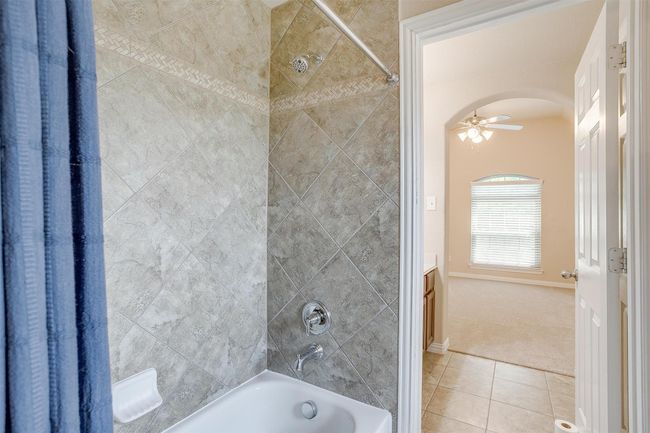 Bathroom #4 | Image 30