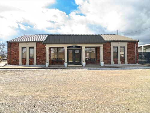 2307 Missouri Ave, Carthage, MO, 64836-3628 | Card Image