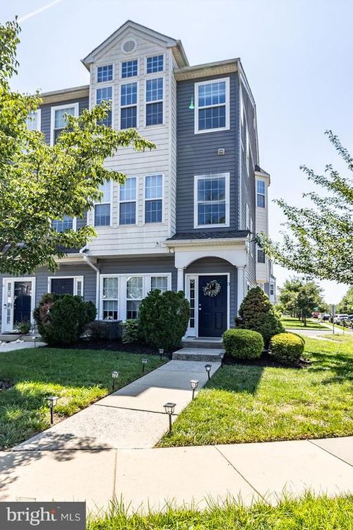 3 Fox Ct, Delran, NJ, 08075-1642 | Card Image