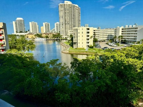 apt-e512-2930 Point East Dr, Aventura, FL, 33160-2686 | Card Image