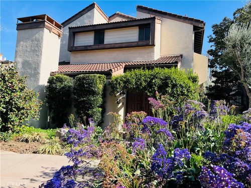 unit-83-21801 Burbank Blvd, Woodland Hills, CA, 91367-6418 | Card Image