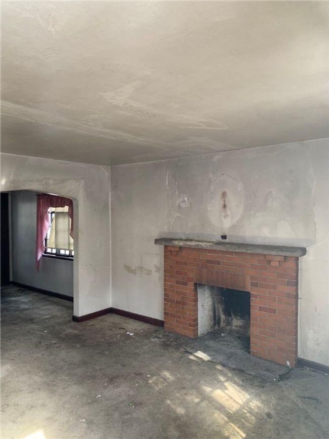 1823 Wright St, House other with 2 bedrooms, 1 bathrooms and 5 parking in Wilkinsburg PA | Image 5
