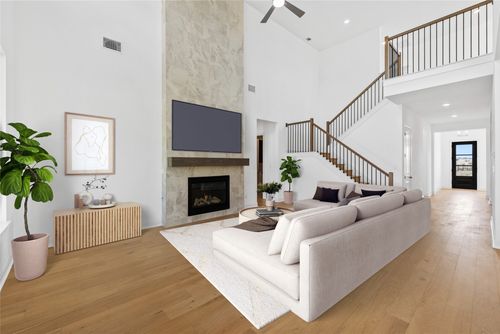 905 S Hemingway Loop, Liberty Hill, TX, 78642-2951 | Card Image