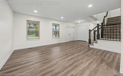 351 Coldiron Dr, Rochester Hills, MI, 48307-3813 | Card Image